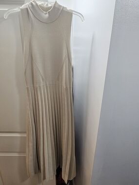 Express Sleeveless Pleated Midi Dress in Cream